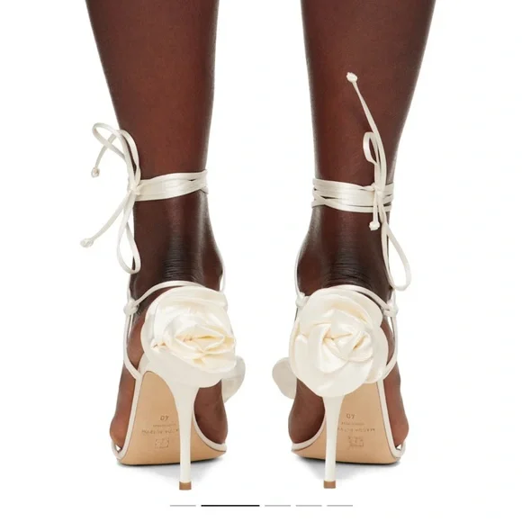 MAGDA BUTRYM
Off-White Double Flower Heeled Sandals - Picture 14 of 17